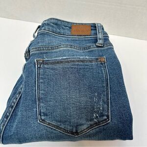 Judy Blue NWT‎ Sunflower Embroidered Relaxed Fit Jeans size 5/27 Style #88257